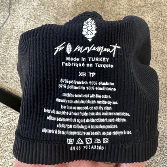 Free People Movement Crop Top size XS - Picture 3 of 3